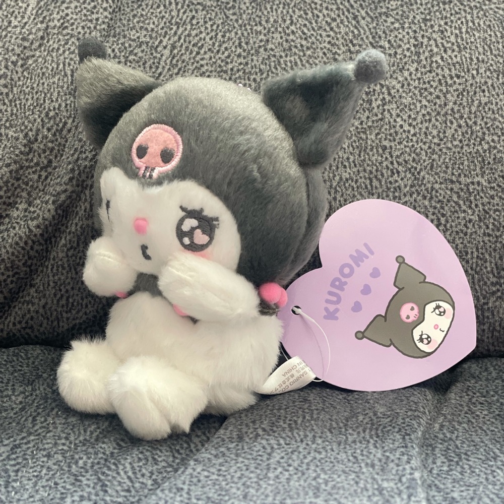 Hearts Eyes Kuromi Plush Plush Keychain (5.5”) - Picture 4 of 10